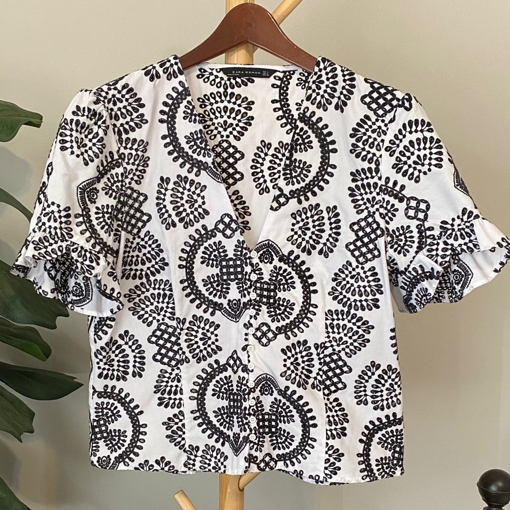 Zara Black and White Patterned Women's Top